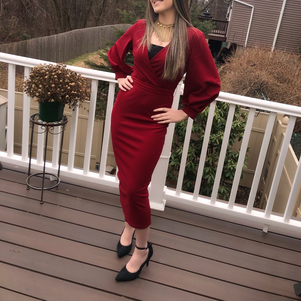 Red Dress - Picture 3 of 3